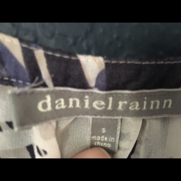 Sheer Daniel Rainn Patterned  Top - Picture 3 of 4
